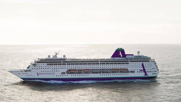 Cruise: Ambassador Taster Sailing – Inside Cabin £169pp