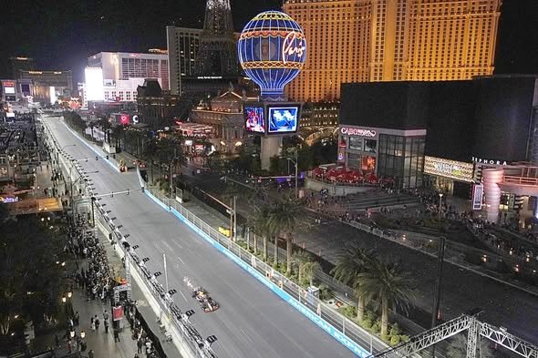 USA: Las Vegas Grand Prix 2026 – The Ultimate Racing Experience – Flights, Luggage, Tickets & Accommodation