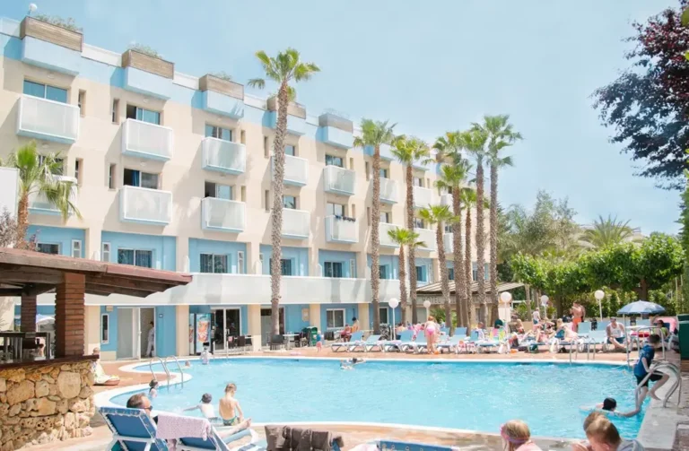 Spain: SALOU AUGUST HOLIDAYS ALL INCLUSIVE FAMILY OF 3 – 7 NIGHTS – FREE CHILD PLACE – PRIVATE TRANSFERS – FROM £1,451 TOTAL