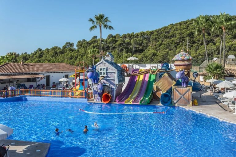Spain: END OF SUMMER HOLIDAYS 4* MAJORCA ALL INCLUSIVE FAMILY OF 3 GETAWAY – UNDER £2000
