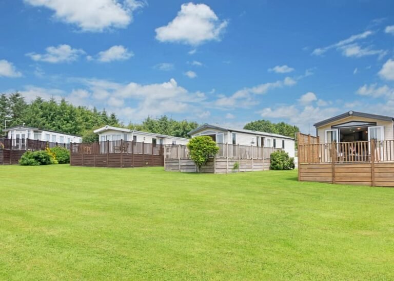 UK: SEPTEMBER HOT TUB ROMANTIC GETAWAY FOR 2 – 7 NIGHTS – £345 TOTAL